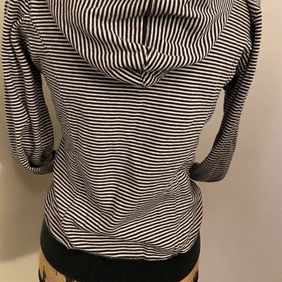 DC hoodie - Picture 5 of 11